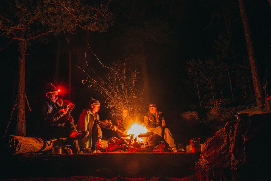 Hoofdlamp kopen voor kamperen: waar let je op